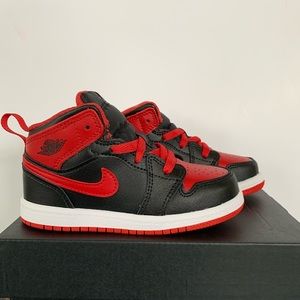 BRAND NEW Nike Jordan 1 MID (TD) . SZ. 8C